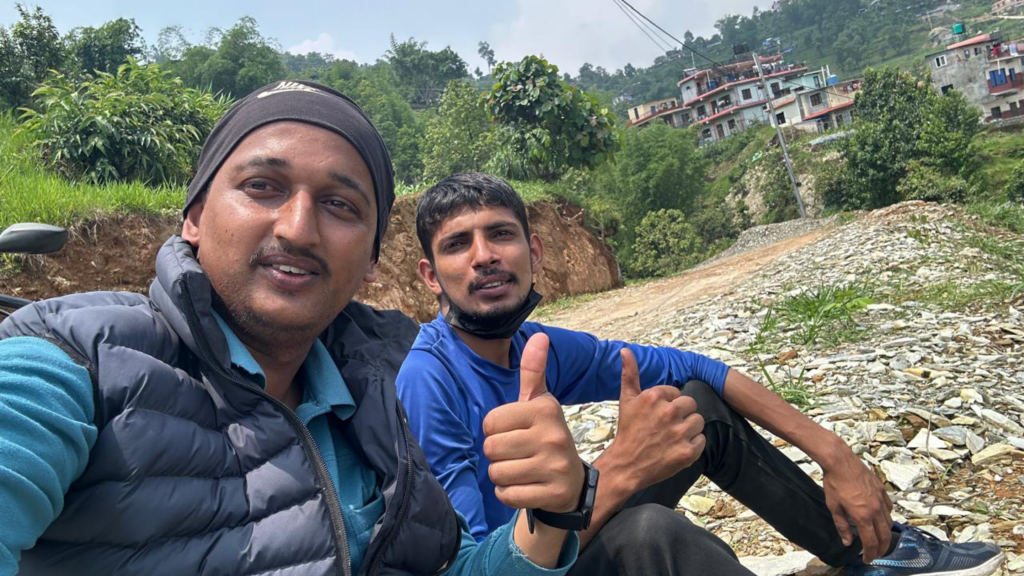 I Meet with Friends in the TVS Service Center