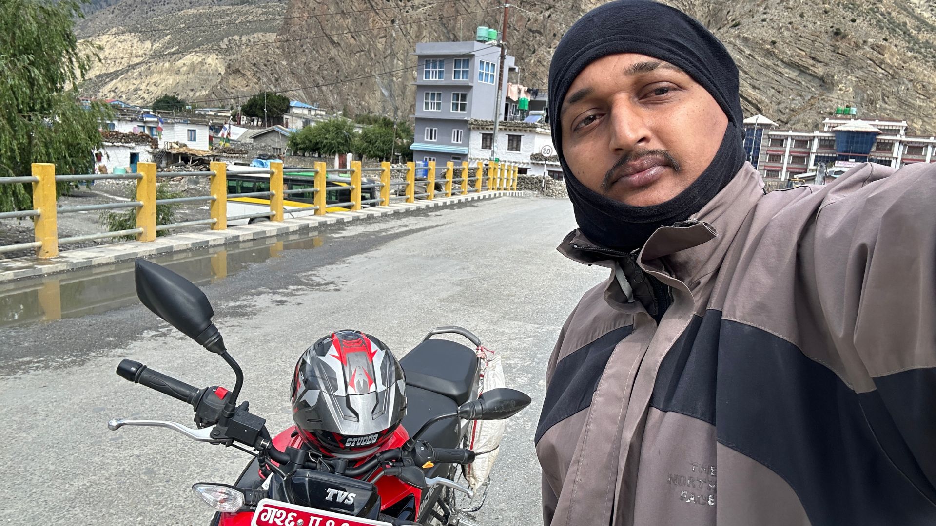 Arrive At Jomsom Bridge Area Way To Upper Mustang 